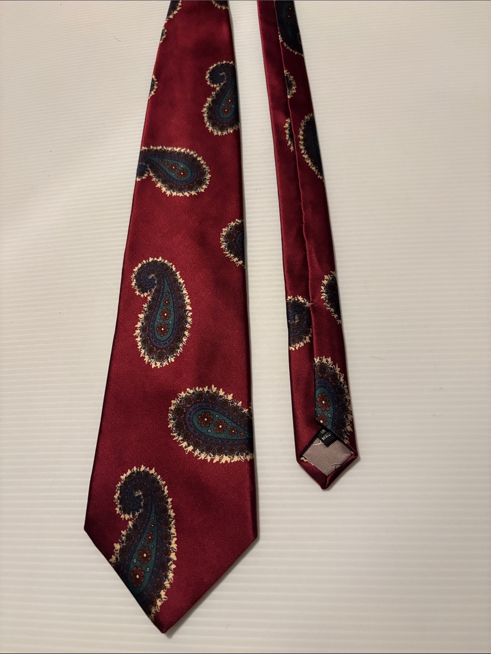 Christian Dior Burgundy Paisley Silk Men’s Tie with Teal Accents